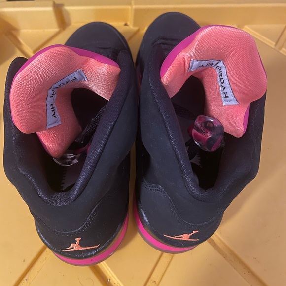 Girls' Nike Air Jordan V 5 Black Bright Cactus Citrus Pink Retro GS
2013 - Picture 4 of 7